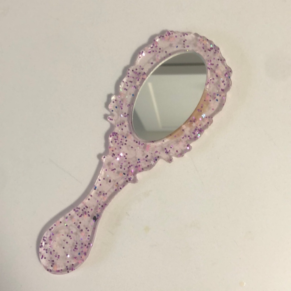 Resin mirror